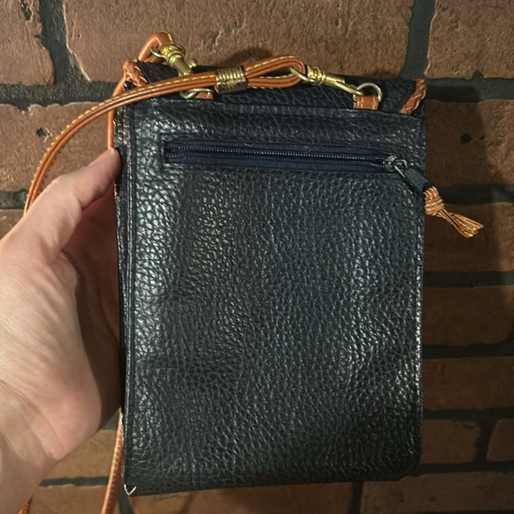 Dooney and Bourke all weather leather crossbody wallet purse - Picture 5 of 10